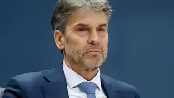 这一回中国真要杀鸡给猴看，挑中的是荷兰。不是美国，不是日本，不是菲律宾，是荷兰。