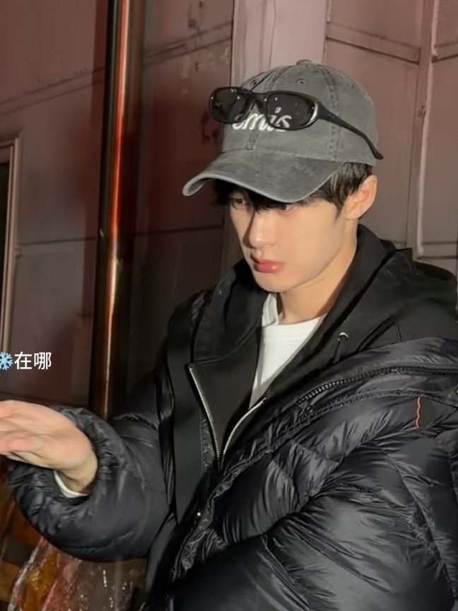 幻视十几岁二十岁时候的健次了🥺，怎么这么嫩啊！ 