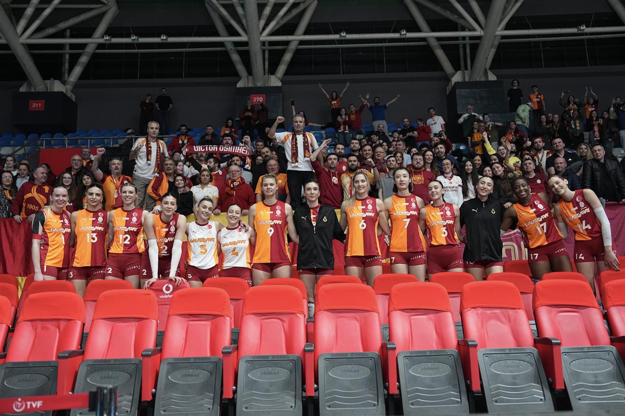 王媛媛10扣8中，加拉赢得欧联杯首回合

2025-2026女排欧联杯半决赛首回