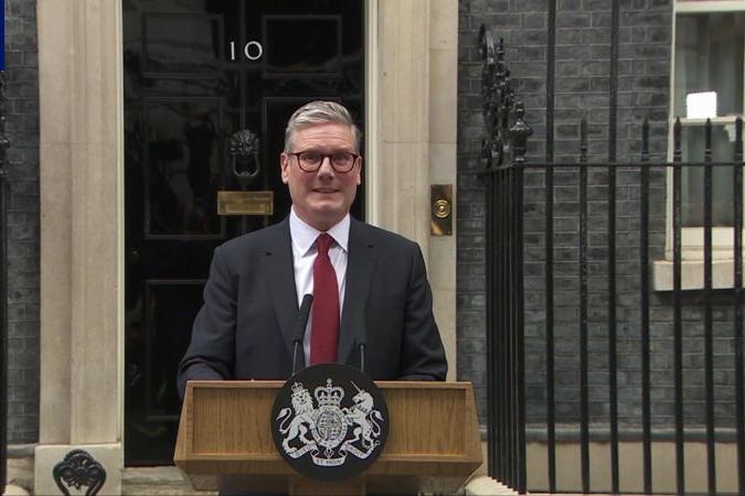 英国核潜艇到达阿拉伯海，又要一起陪葬美国，历史悲剧重新上演？

原先英国不同意美