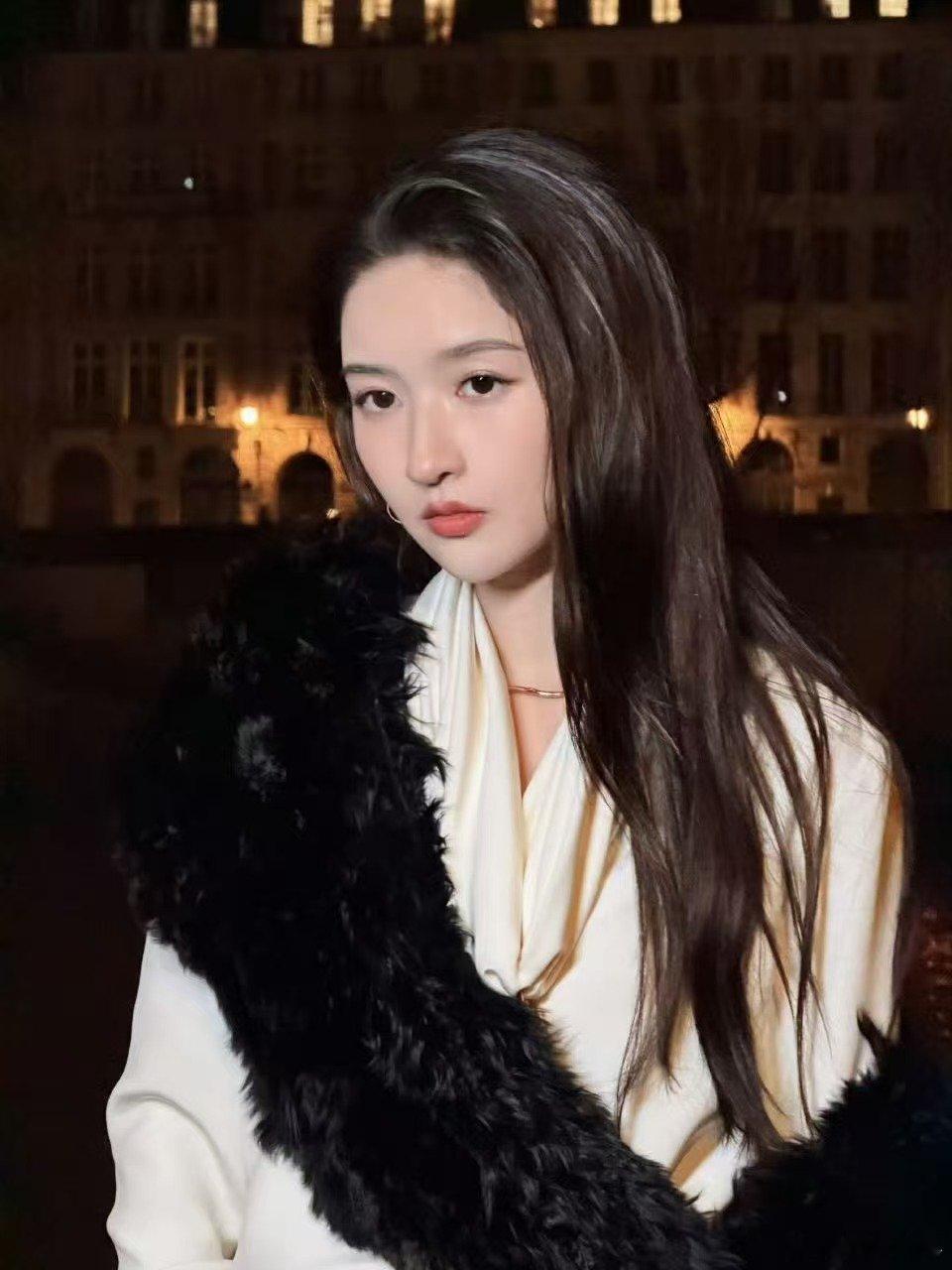 王玉雯的巴黎plog王玉雯年后录地球超新鲜 1月28日，分享了自己的部分巴黎pl