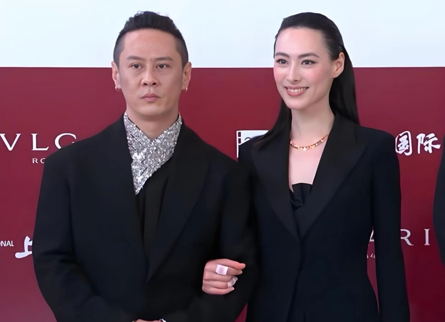 梁洛施马浴柯 额相压制，骨相压制，你看，还是看，我看