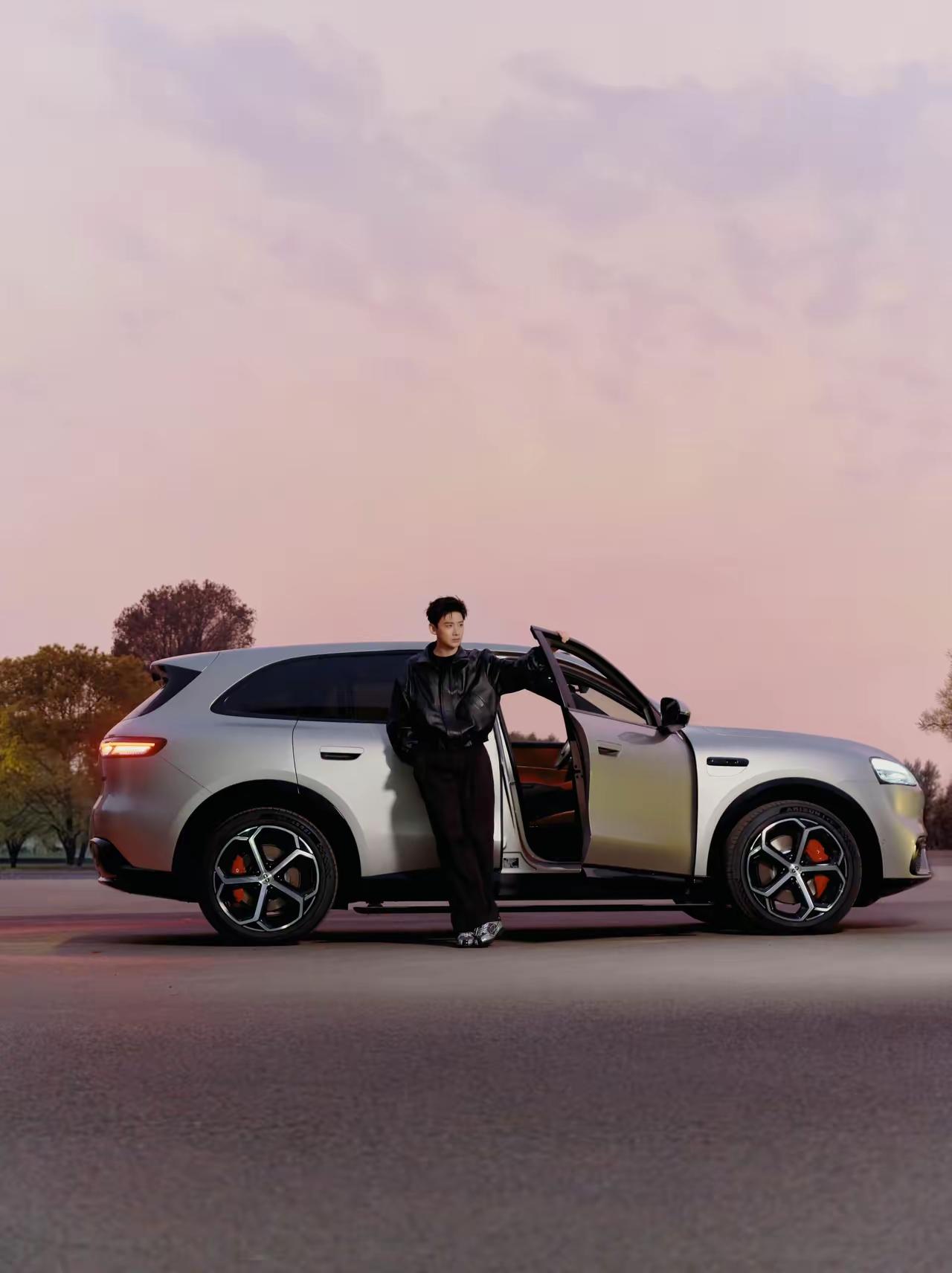 就问界m6这台车能不能对标小米y u7我不敢说，但这台车一定会非常火爆，现在新车