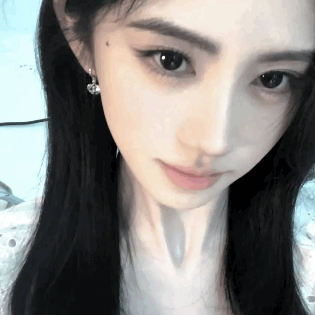 𝐖𝐞𝐂𝐡𝐚𝐭｜Share｜优质头像｜女生头像｜背景图搭配  鞠婧祎 