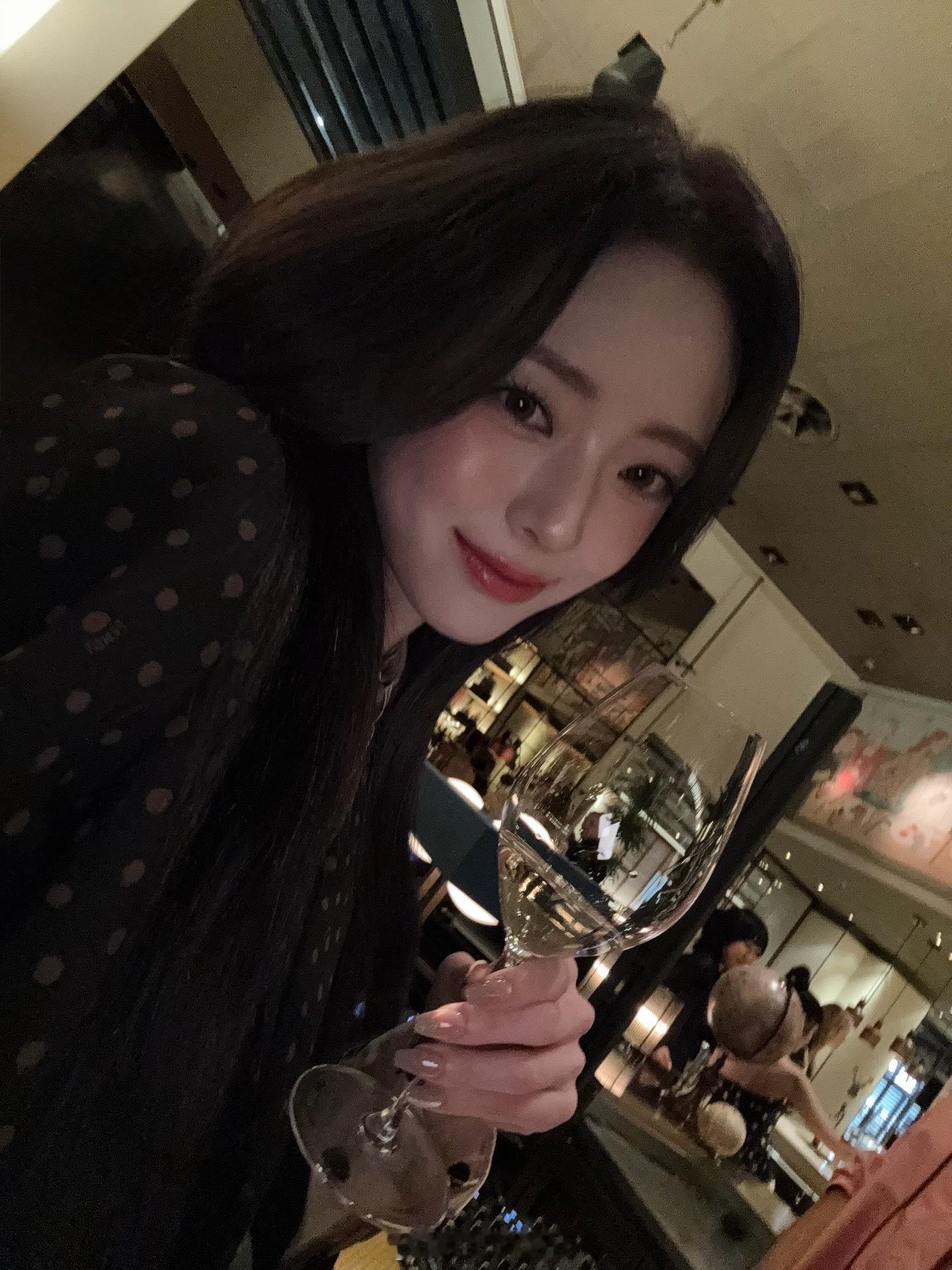 申有娜fendi ​​​