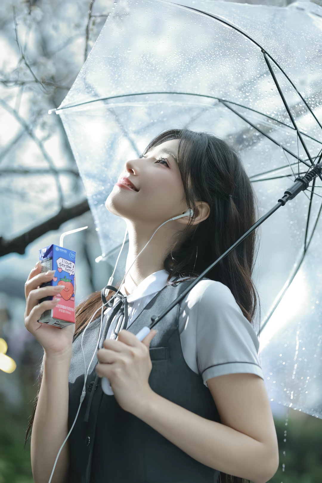 方瑾🩵青年演员方瑾 2026-03-19 「听说：樱花的花语是‘我想见你’」?