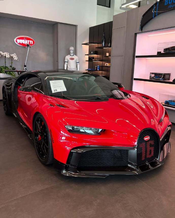 布加迪Chiron Pur Sport，速度与奢华的终极展现，每一处细节都令人心