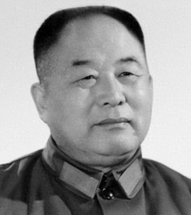 李德生刚就任北京军区司令员就表示要先去副司令员那里报到，这是什么原因呢？
197