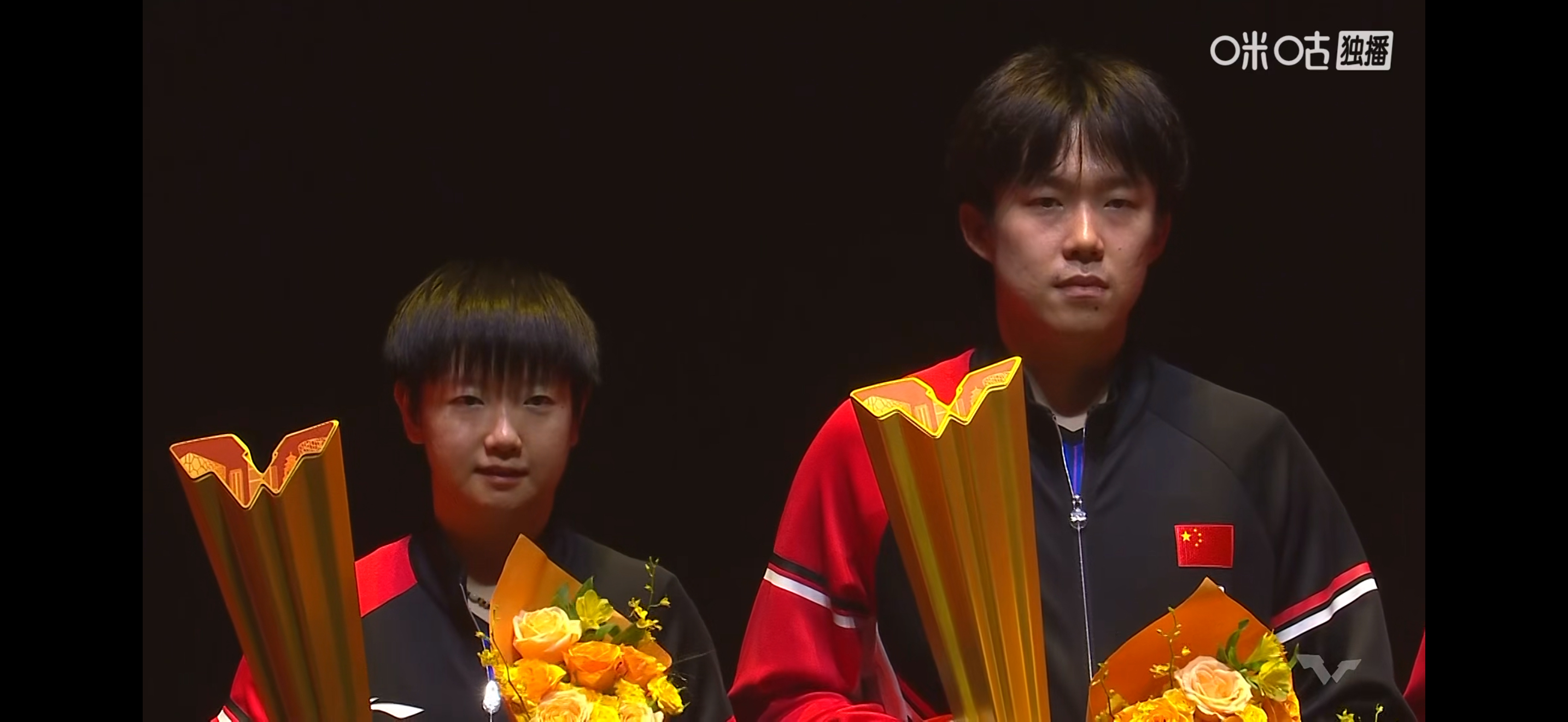 我的两个宝宝又赢得了混双的冠军 天选混双是这样的 单打继续加油！！！