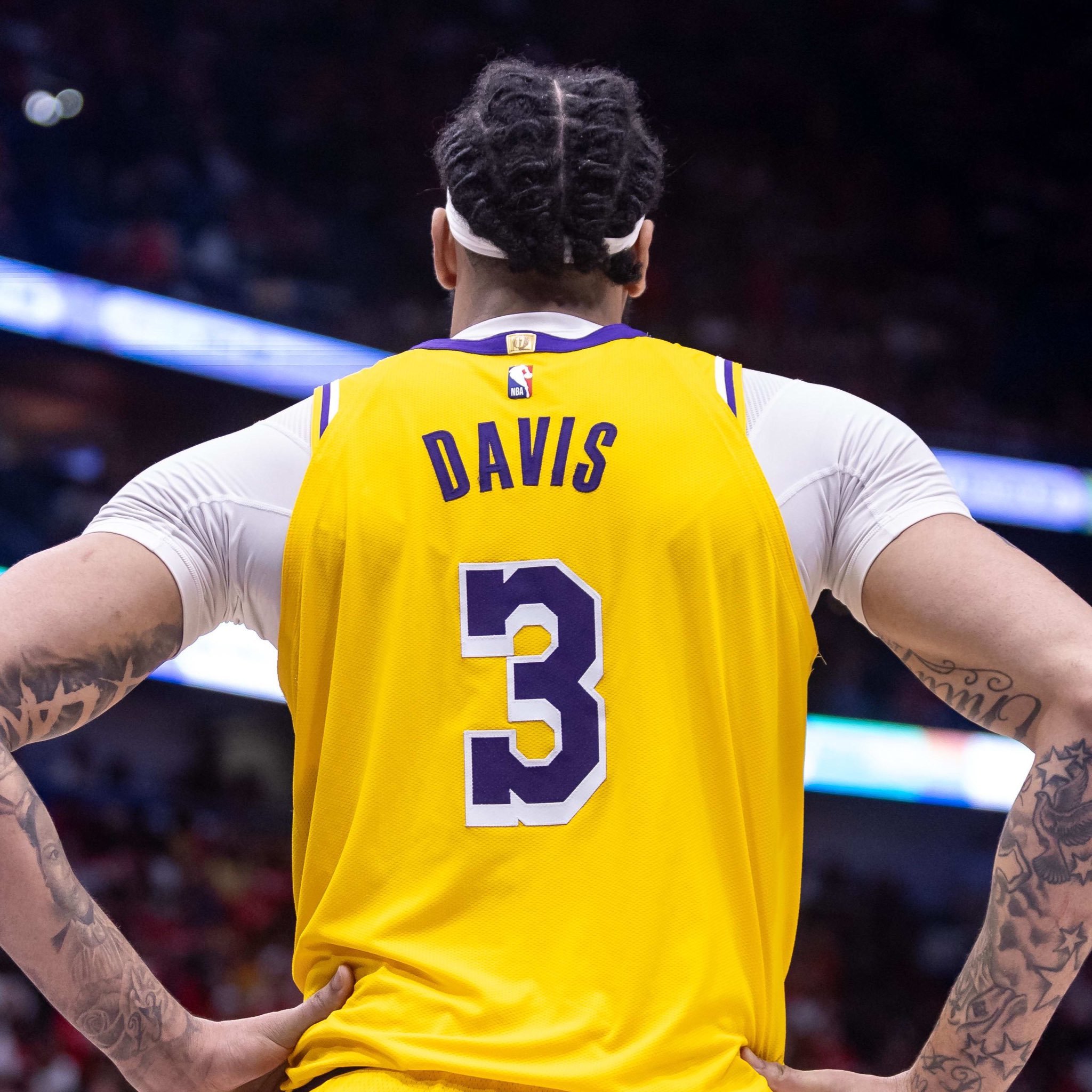 你们没有发现吗安东尼-戴维斯已经两个赛季无缘季后赛了 