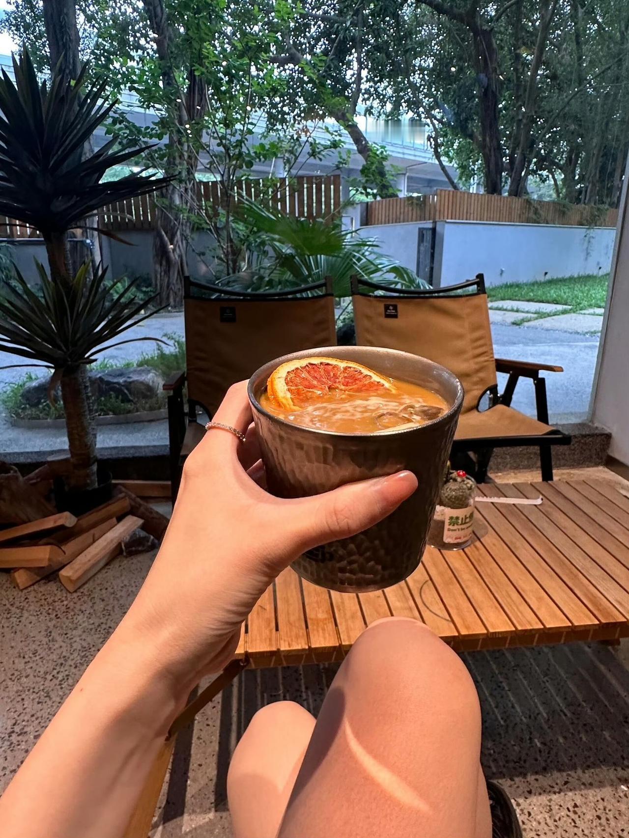 好好吃饭，好好睡觉，早睡早起，锻炼身体，不要跟傻子讲道理，不要跟狗吵架，一定要长
