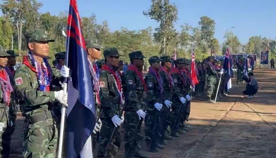 “哥都礼共和国”宣布成立，并宣布脱离缅甸独立
“哥都礼共和国”闹剧背后：缅甸的“