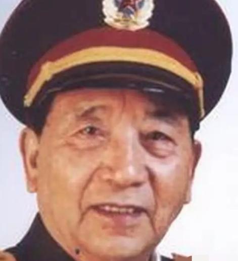 1932年，徐向前骑马路过死人堆时，发现其中一具尸体是自己手下的一名连长，并且身