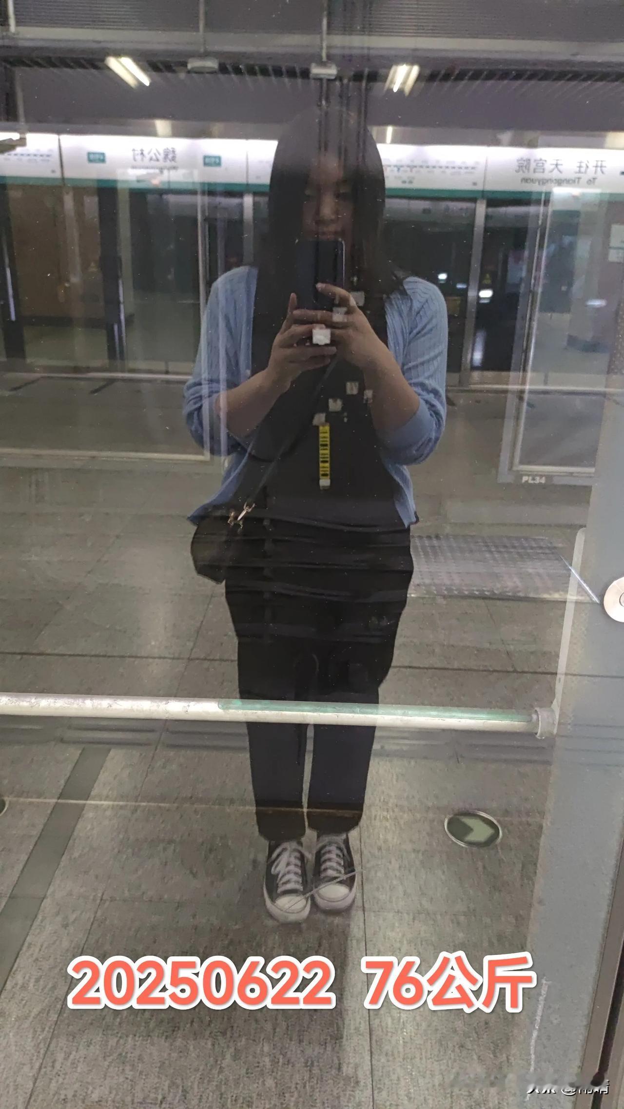 刚玩的魔方被我弄散架了，刚会拼小白花，后面的有点记不住了，再买个新魔方求推荐，丝