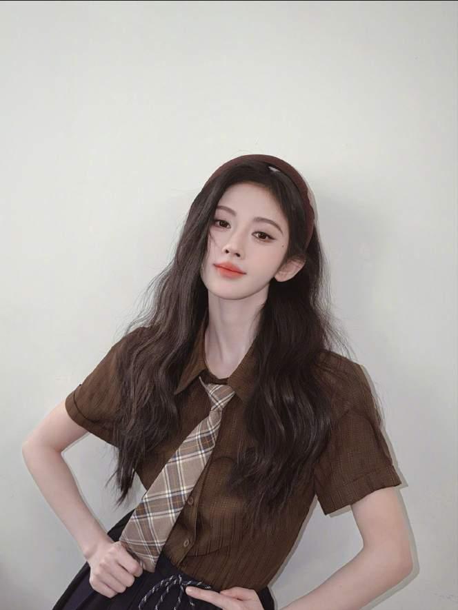 丝芭传媒和鞠婧祎孰是孰非，  
我先不站队，  
但有一点，我很确定

我真的特