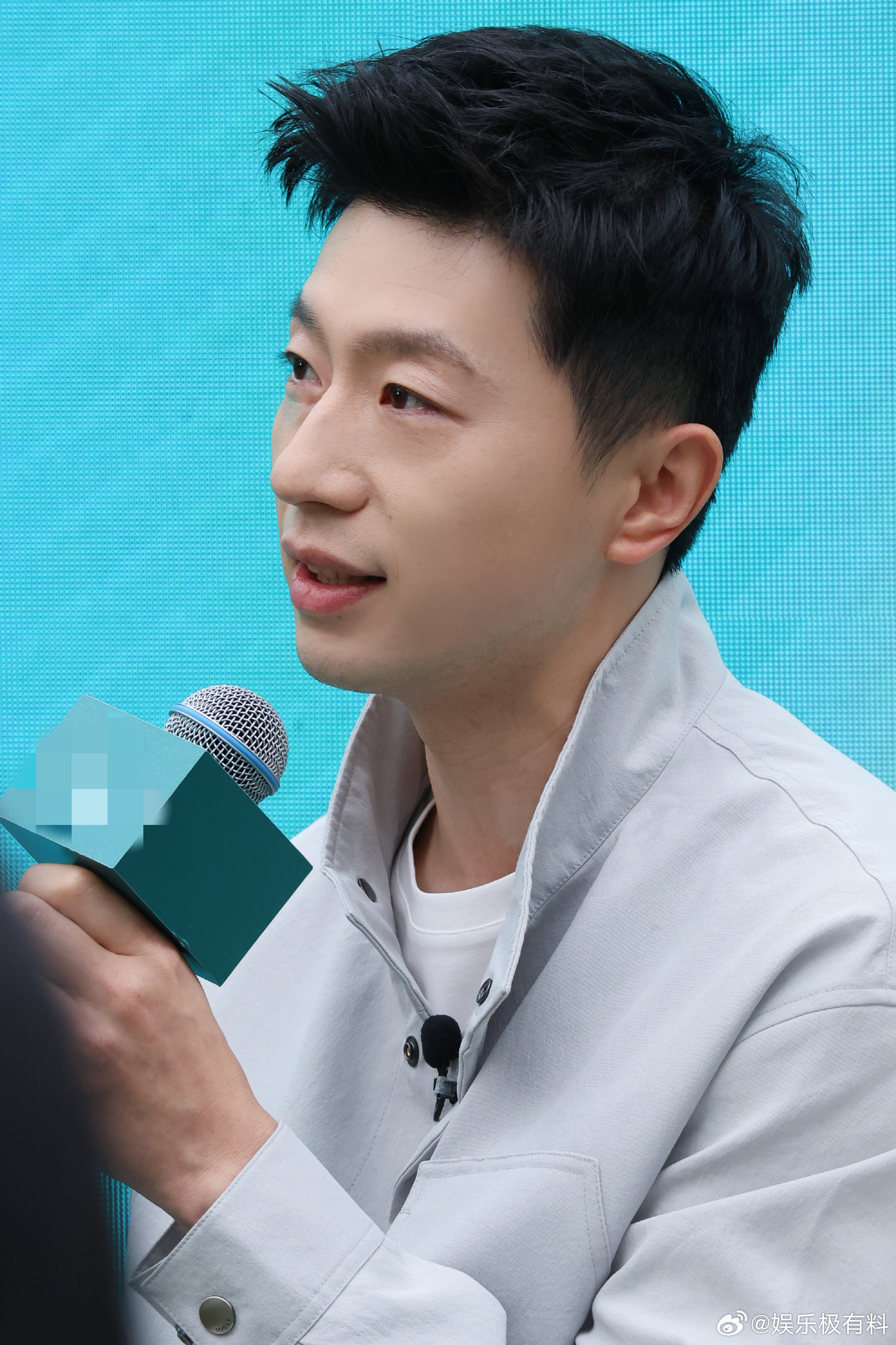 马龙想去天桥下听听别人的故事马龙想了解更多运动员之外的故事马龙真的太通透了！他表