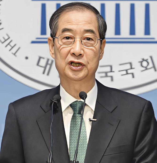 韩德洙现在唯一的机会就是把责任全部推在尹锡悦的身上，相信不管是特检组，还是李在明