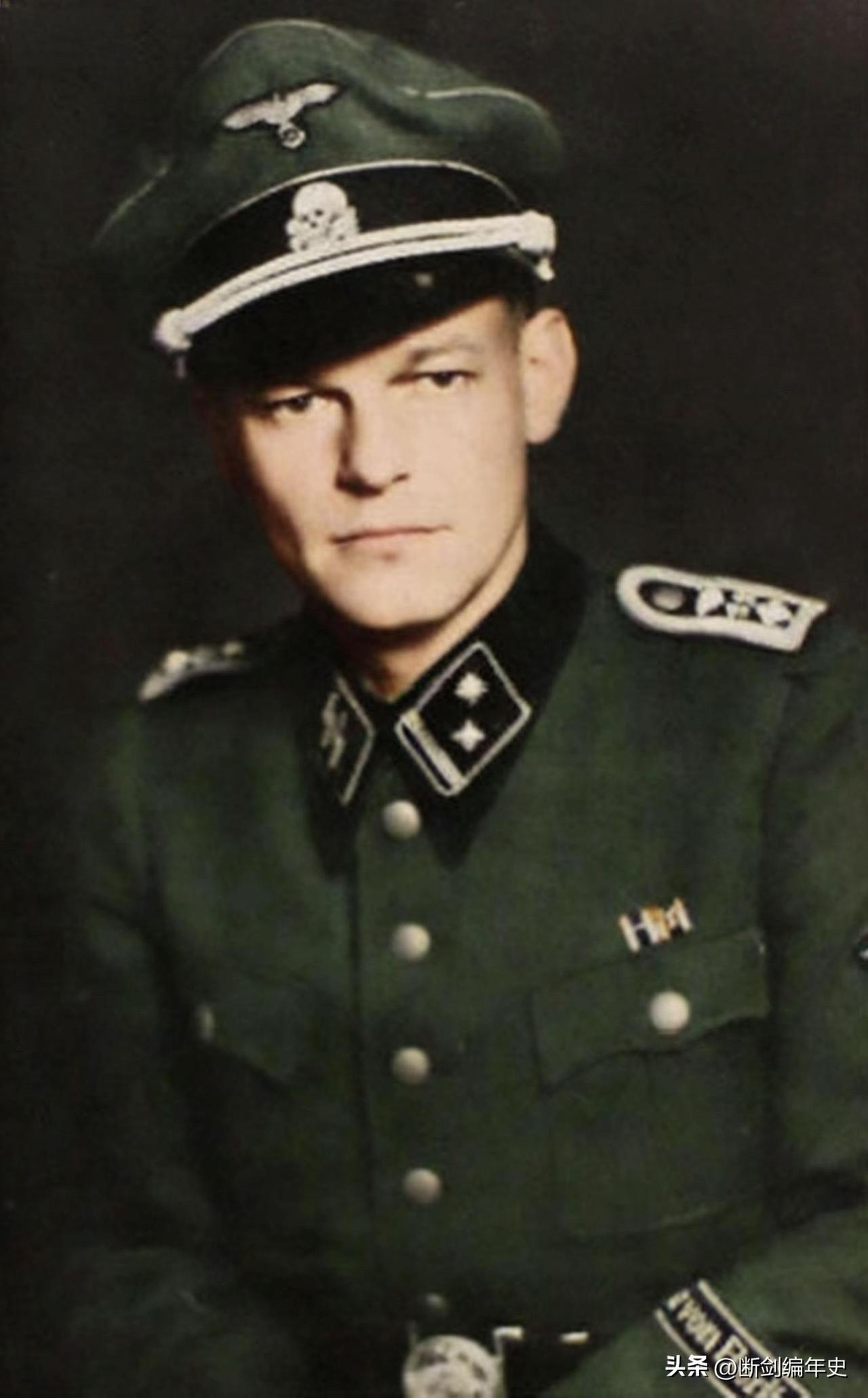 一名武装党卫军第17古兹-冯-伯利辛根”装甲掷弹师的一级小队长（军士长）。

在