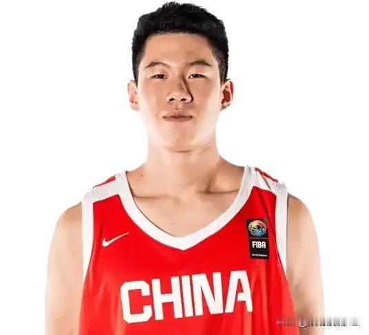 U18新晋内线新星张子一，新生代“小胡金秋”
 
看完U18国青对阵英格兰的两场