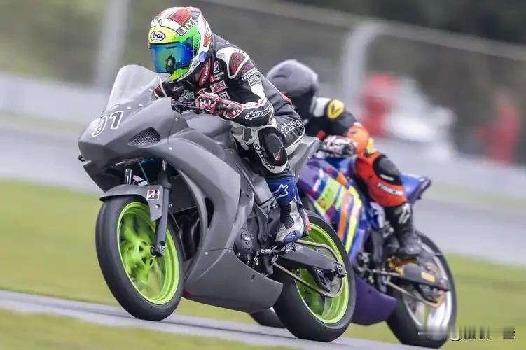 佳能1DX拍移动物体设置


使用佳能 ‌EOS-1D X‌（非 Mark II