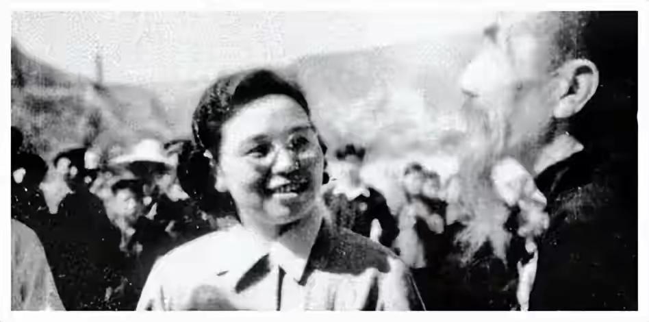 博古去世后，有人劝36岁张越霞改嫁，她反问：6个孩子怎么办?
 
1946年4月