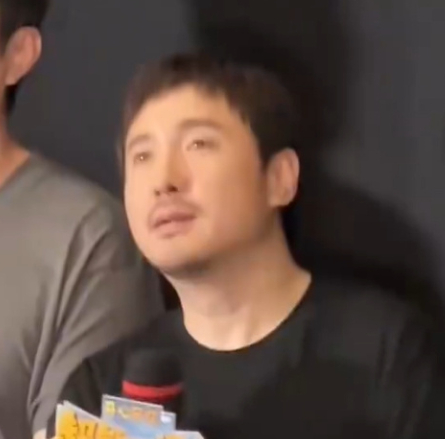 听说在《超能一家人》线上首映礼直播现场，艾伦收到了路由器，配上腾哥这个显眼包，两