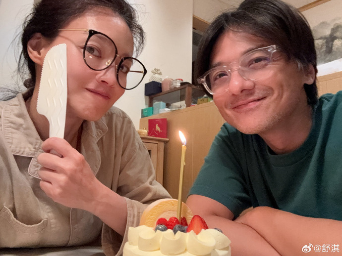 【舒淇说冯德伦是法拉利】舒淇为冯德伦新歌打call最近，冯德伦推出新歌《屡战屡败