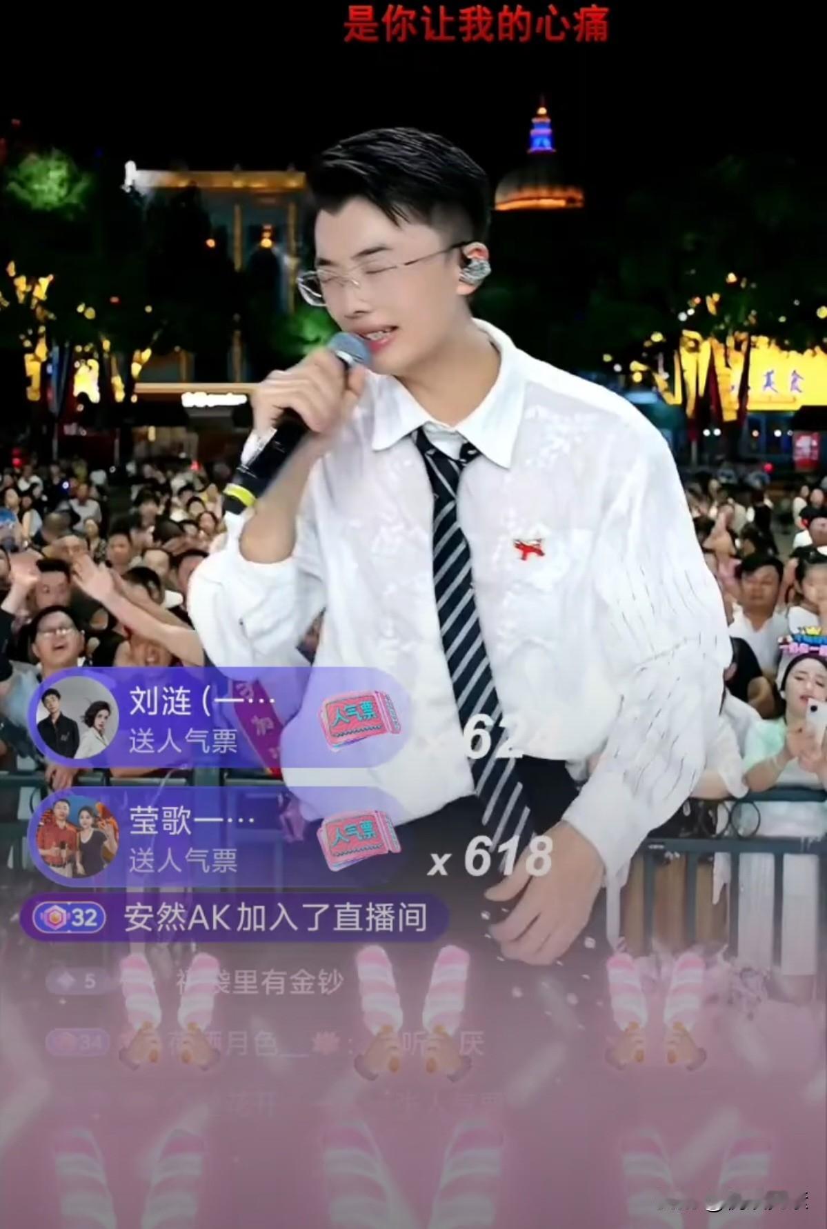真是条条大路通罗马。
郭有才老师从以前穷困潦倒的烧烤小伙，逆袭成如今身价过亿的千