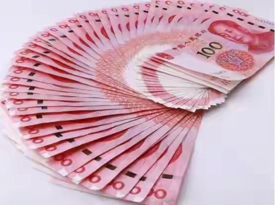 我俩已经进入“谁也不理谁”的冷战模式了。
因为，我挣钱的速度，远远撵不上他花钱的