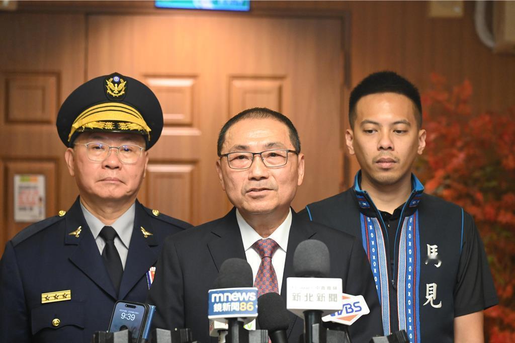 侯友宜捐1月所得 助中南部赈灾

近日台湾中南部连续豪雨重创多地，新北市长侯友宜