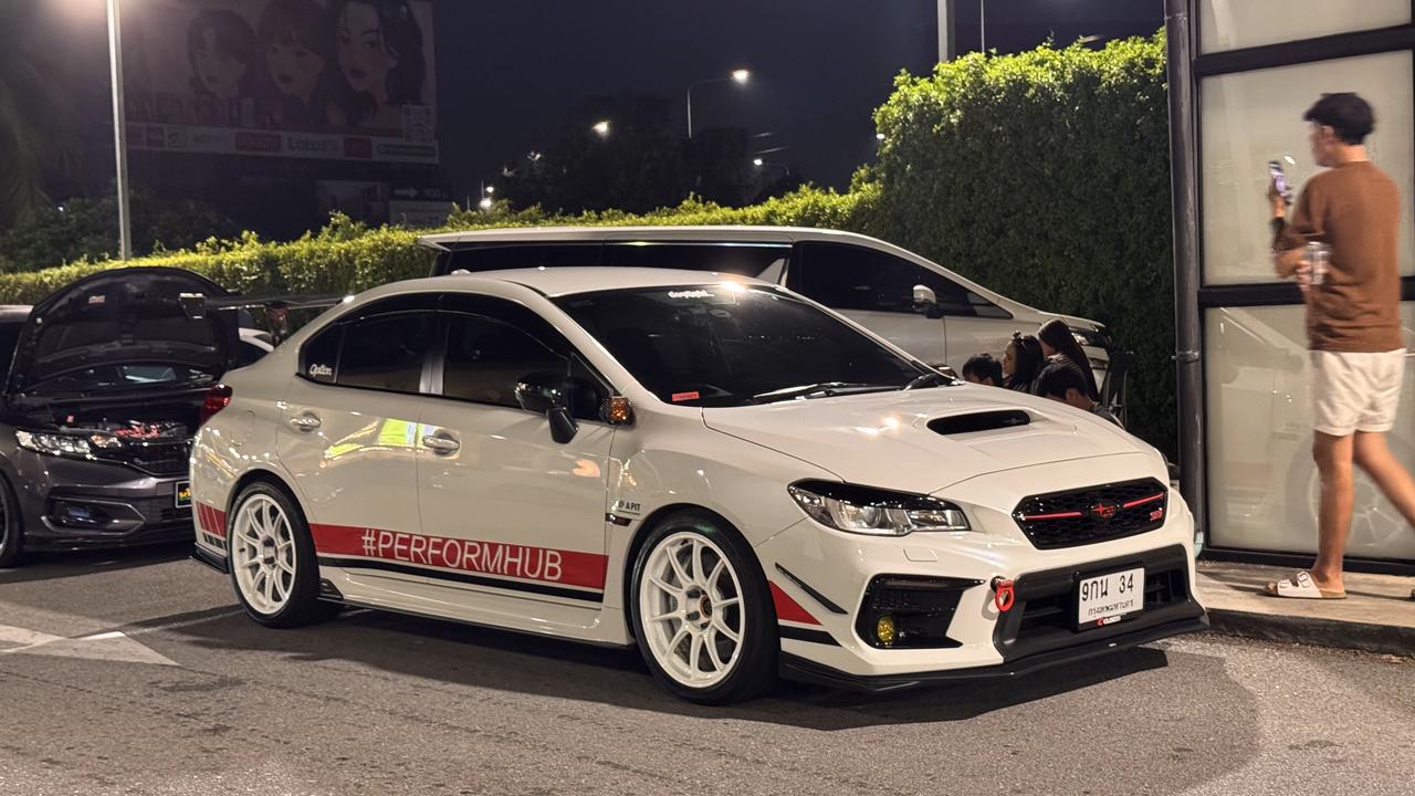 真的很想要一台…
不需要大尾翼，小鸭尾就可以
手波不是必须，自波更喜欢
2.0T