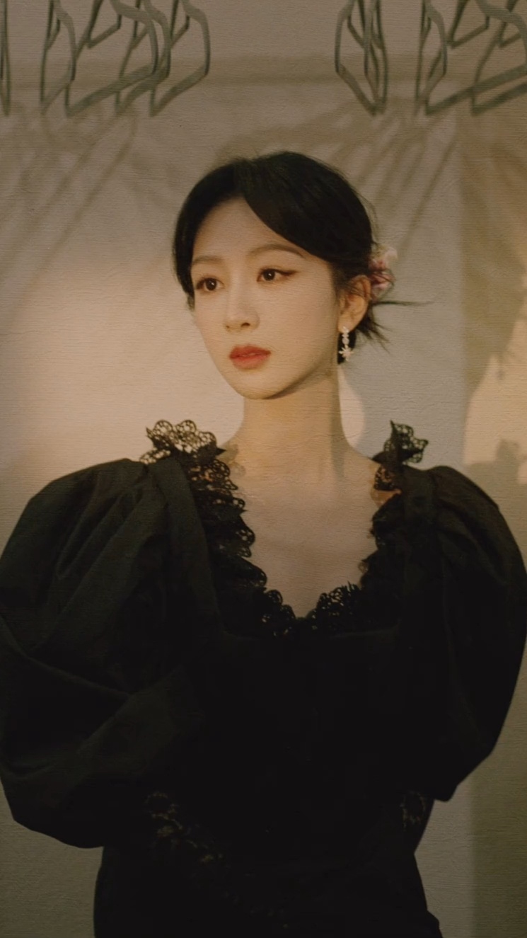 美好的生命应该充满期待、惊喜和感激，早安。#杨紫国色芳华# [爱你]#杨紫何惟芳