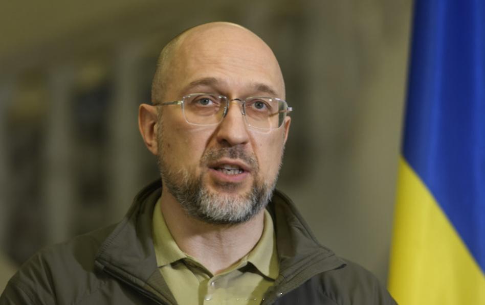 【乌军今年接收300万架FPV无人机】乌克兰国防部长什梅加尔24日表示，今年，乌