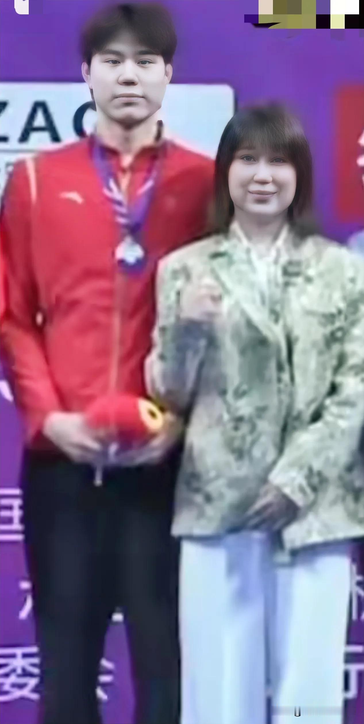 奥运冠军覃海洋孕期出轨，录亲密视频威胁未婚妻，还花了她很多钱。“一俊遮百丑”，专