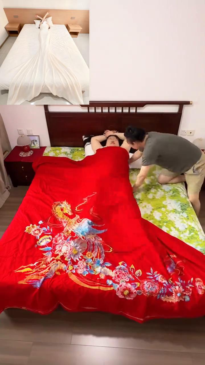小黑狗。