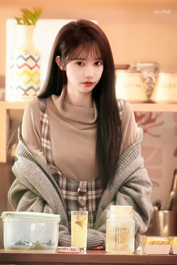 牛马上班生病belike 宋昕冉在《黄皮树下》里演低能量打工人也太精准了吧！黄小