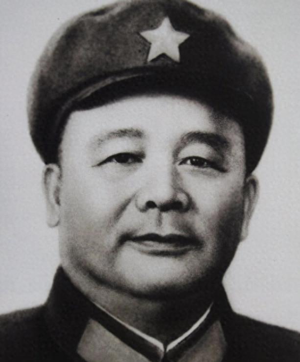 开国大将凯旋后向陈赓炫耀战绩，陈赓严厉批评：这种心态离失败不远了
1955年9月