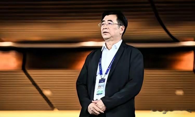 宋凯熬夜看球，没事儿就出去转转。顺便做个调研！

2026年世界杯，宋凯不会睡！