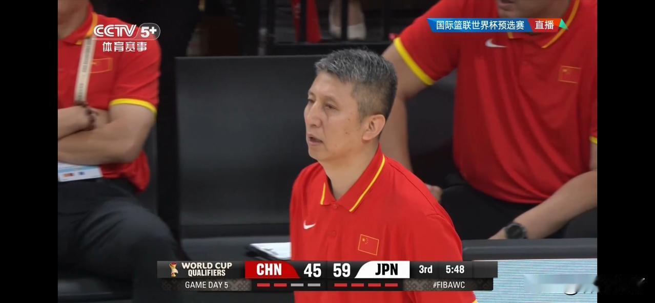 中国男篮73-92惨败日本男篮，世预赛出线形势堪忧，中国男篮仅3人表现可圈可点，