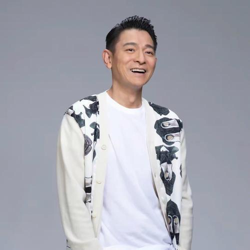 为国家捐款最多的10位明星，都是值得尊重的

[熊猫]第一位：刘德华
默默做慈善