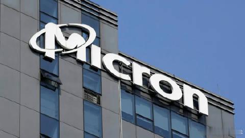 【美光科技暴涨】全球存储巨头大涨！ 当地时间周四，美光科技暴涨，截至发稿涨幅扩大