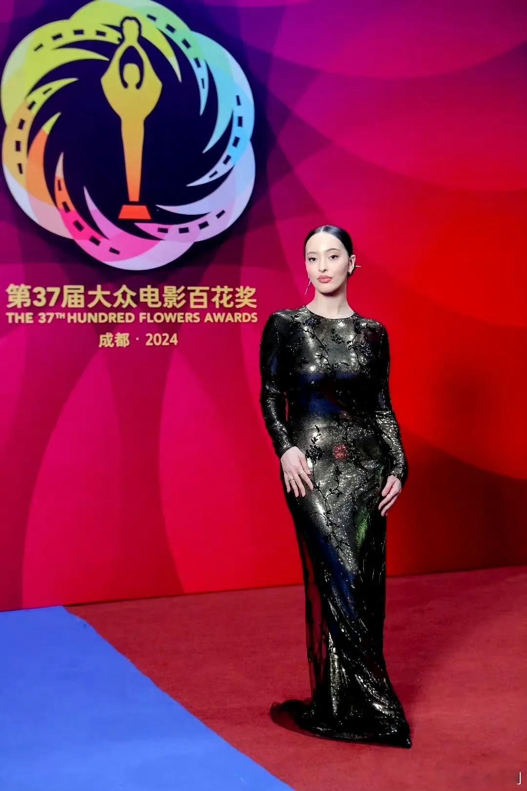 凡西亚的身材也太虐了吧，怎么显得又矮又胖的？ ​​​