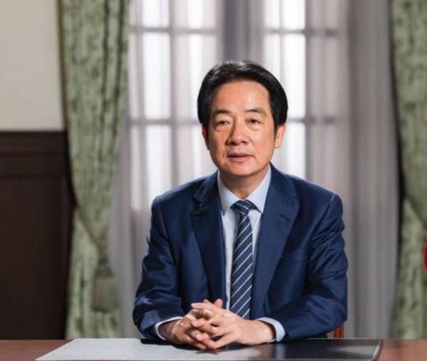 台湾的赖清德深夜不睡觉，发了段录影谈话，说白了就是不甘心，还在硬撑着搞政治对抗。