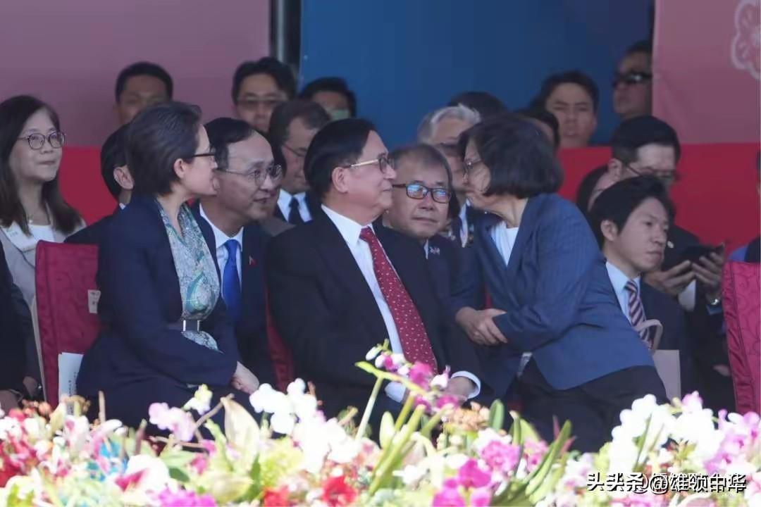 看到图上这幅景象，我们什么都明白了！