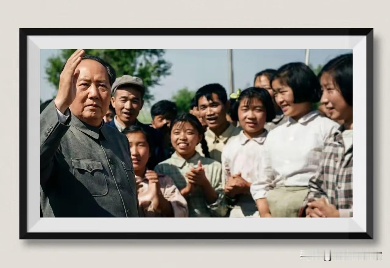 毛主席和人民在一起