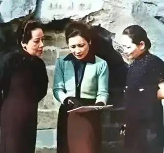 宋氏三姐妹搅动民国风云，两人终身无子嗣，偌大宋家血脉，到头来血脉单薄只剩一人延续