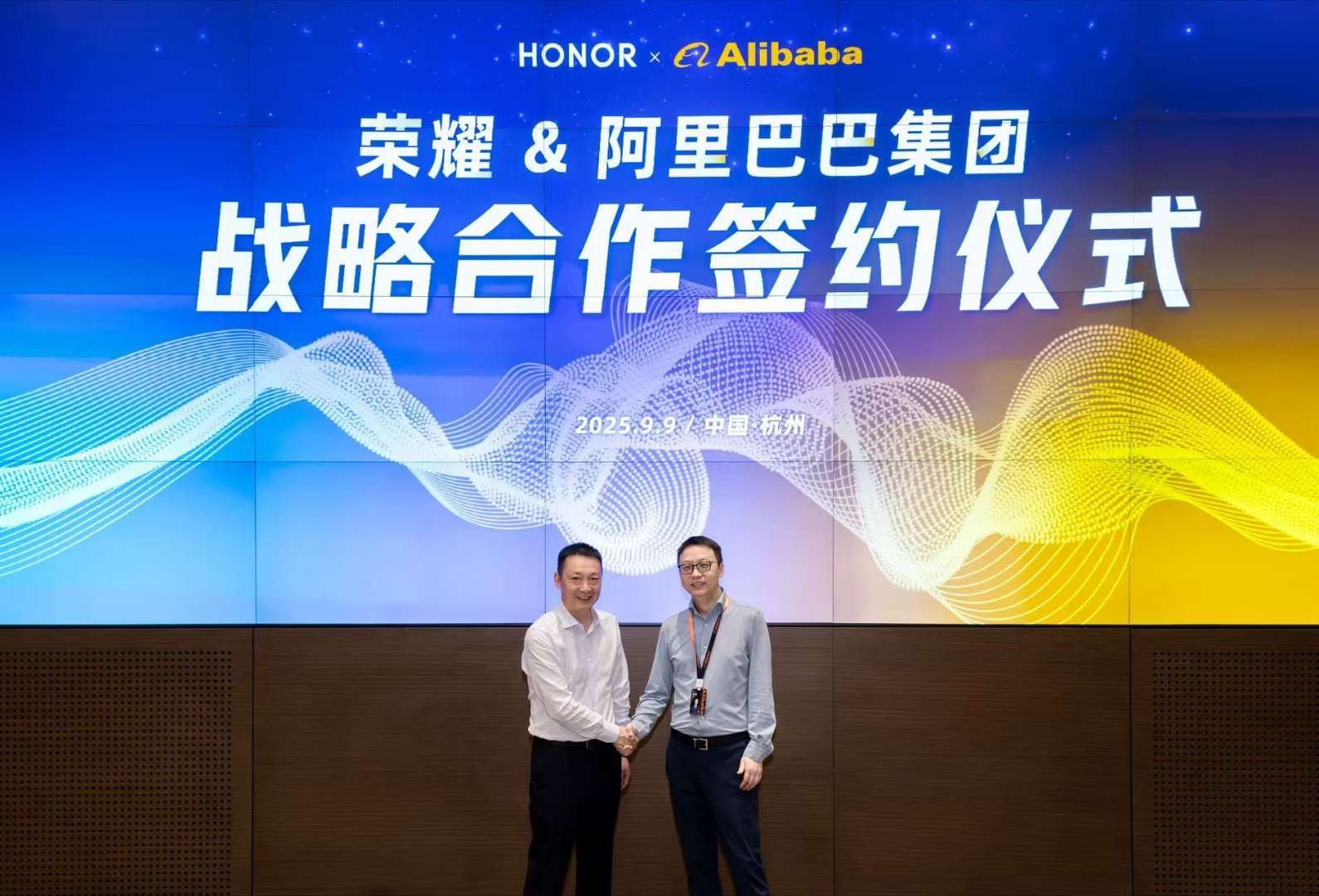 荣耀与阿里巴巴的合作将推动用户进入“万物皆进化”的智慧生活新阶段。Magic8系