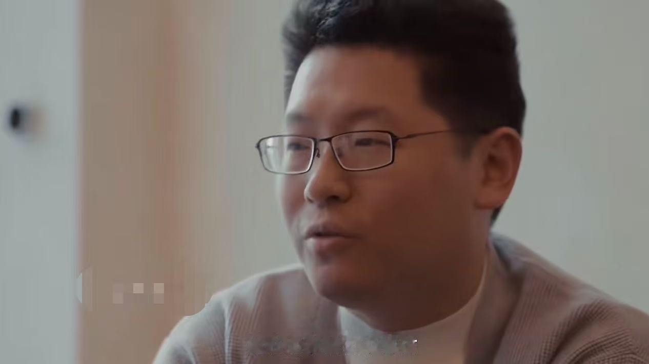 舒克的生活并没有因此变得一帆风顺。就在他满心期待着下一段感情时，一次相亲让他彻底