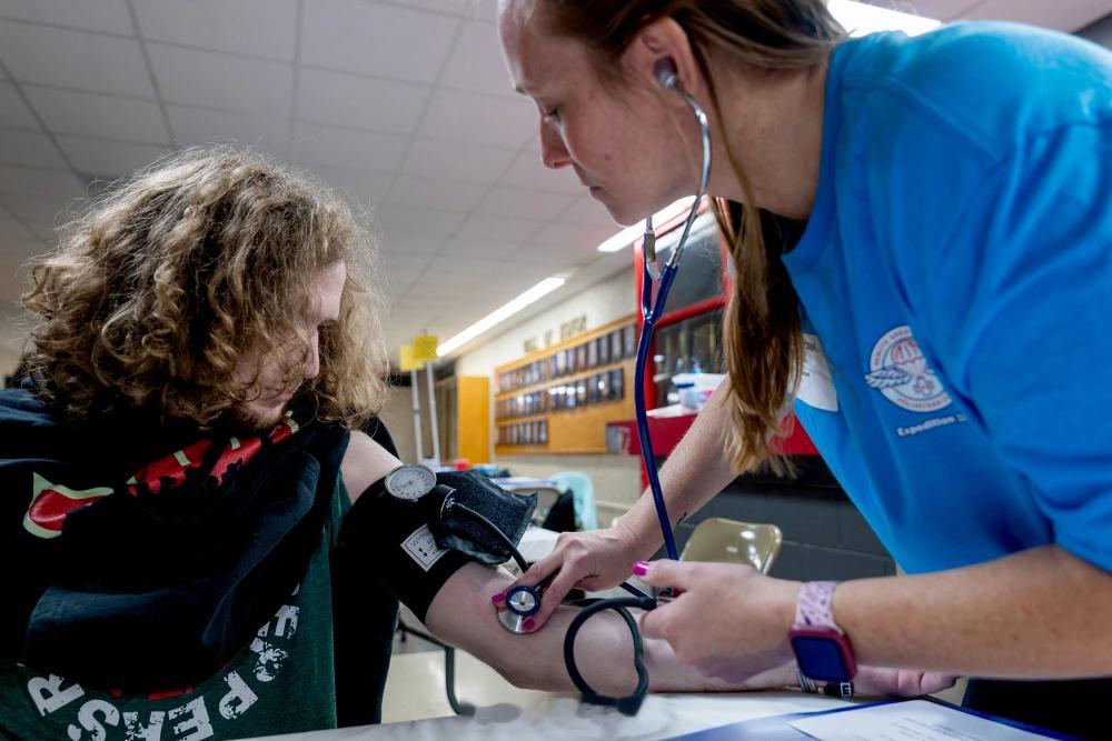 2026年美国医疗成本出现分化 有人更贵也有人更便宜 在2026年，美国医疗保健