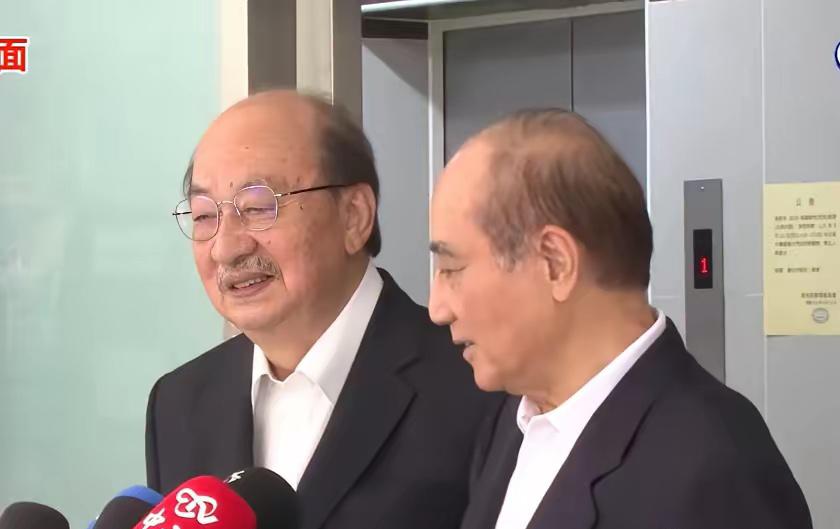 韩国瑜动怒引全台关注！王金平与柯建铭现场回应

韩国瑜这次真的发火了。他在主持协